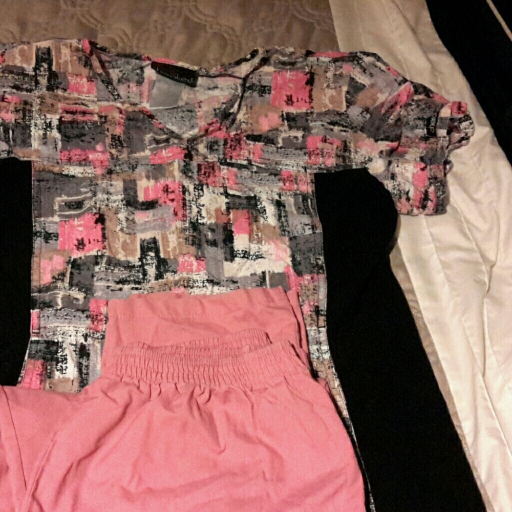 Women's scrubs